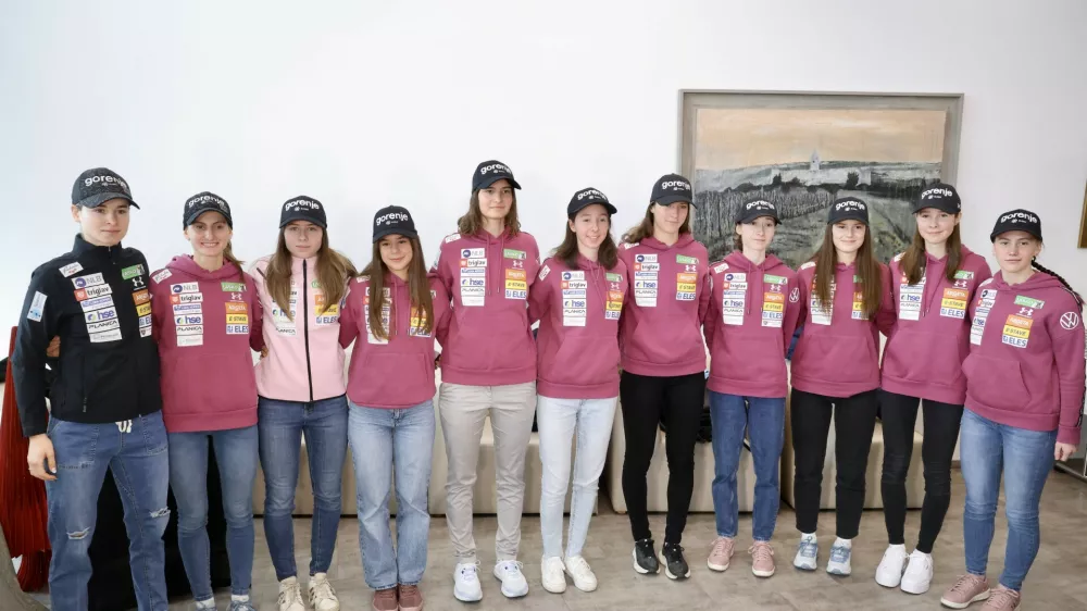 Slovenska ženska reprezentanca v smučarskih skokih za tekmi v Ljubnem