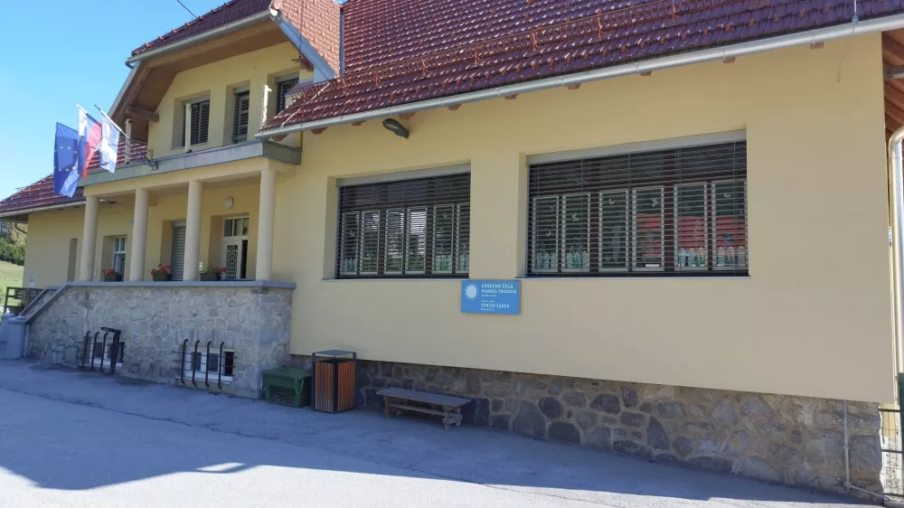 Otroke in starej&scaron;e bodo pazili skupaj