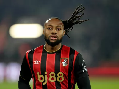 Soccer Football - Premier League - AFC Bournemouth v Tottenham Hotspur - Vitality Stadium, Bournemouth, Britain - January 7, 2026 AFC Bournemouth's Antoine Semenyo before the match Action Images via Reuters/Paul Childs EDITORIAL USE ONLY. NO USE WITH UNAUTHORIZED AUDIO, VIDEO, DATA, FIXTURE LISTS, CLUB/LEAGUE LOGOS OR 'LIVE' SERVICES. ONLINE IN-MATCH USE LIMITED TO 120 IMAGES, NO VIDEO EMULATION. NO USE IN BETTING, GAMES OR SINGLE CLUB/LEAGUE/PLAYER PUBLICATIONS. PLEASE CONTACT YOUR ACCOUNT REPRESENTATIVE FOR FURTHER DETAILS..