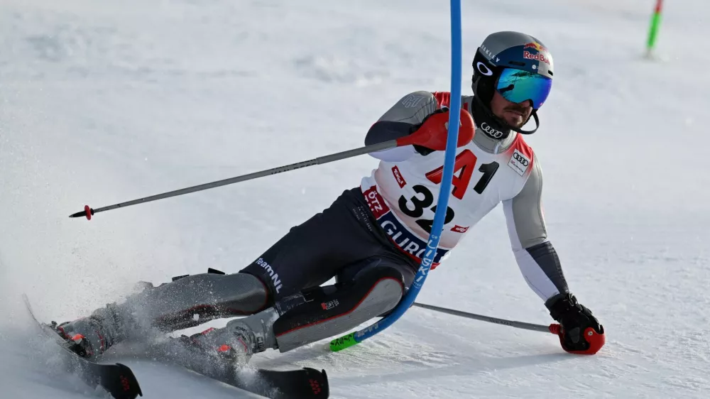 FILE PHOTO: Alpine Skiing - FIS Alpine Ski World Cup - Men's Slalom - Gurgl, Austria - November 24, 2024 Netherlands' Marcel Hirscher in action REUTERS/Angelika Warmuth/File Photo