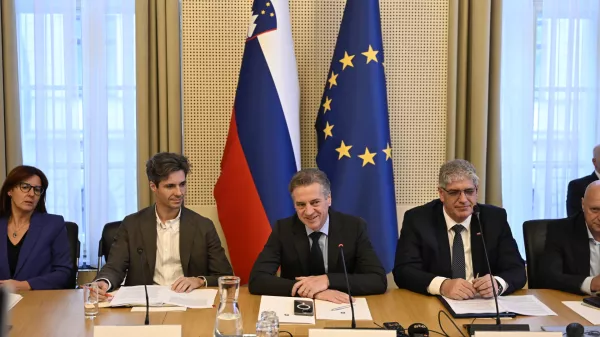 13.11.2025 Premier dr. Golob v pogovoru z župani Jugovzhodne Slovenije o t.i. &Scaron;utarjevem zakonu - obravnava romske tematike in s tem povezanimi re&scaron;itvami v t. i. &Scaron;utarjevem zakonu - VLADA RSFoto: Nik Erik Neubauer