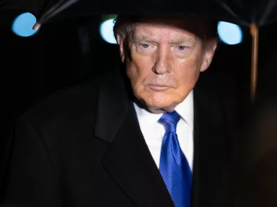 09 January 2026, US, Washington: US President Donald Trump speaks to reporters as he departs the White House on January 9, 2026. Photo: Andrew Leyden/ZUMA Press Wire/dpa