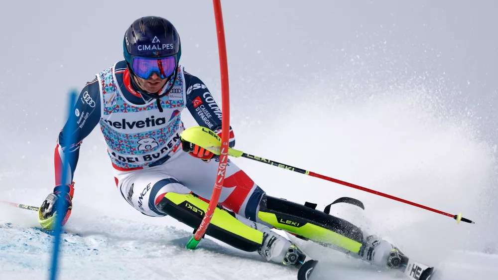 France's Paco Rassat speeds down the course during an alpine ski, men's World Cup slalom, in Adelboden, Switzerland, Sunday, Jan. 11, 2026. (AP Photo/Gabriele Facciotti)