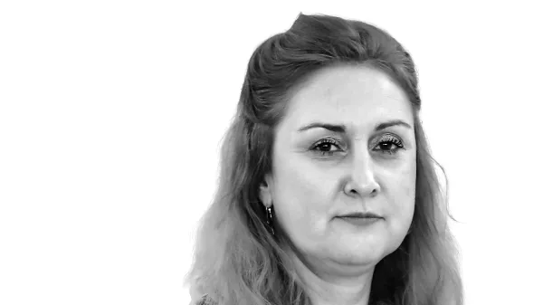 Neža Mrevlje- Redakcija Dnevnik 2024 - portreti za komentarje in kolumne - kolumnisti - komentatorji &ndash; novinarji - //FOTO: Tomaž Skale