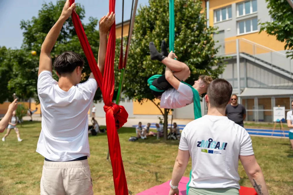 zmigaj, cirkuske vescine / Foto: Nn