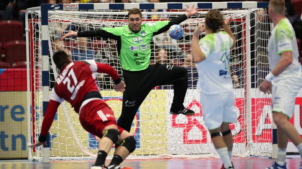 Handball - 2020 European Handball Championship - Main Round Group 2 - Slovenia v Hungary - Malmo Stadium, Malmo, Sweden - January 19, 2020. Slovenia's goalkeeper Klemen Ferlin in action. TT News Agency/Andreas Hillergren via REUTERS   ATTENTION EDITORS - THIS IMAGE WAS PROVIDED BY A THIRD PARTY. SWEDEN OUT. NO COMMERCIAL OR EDITORIAL SALES IN SWEDEN.