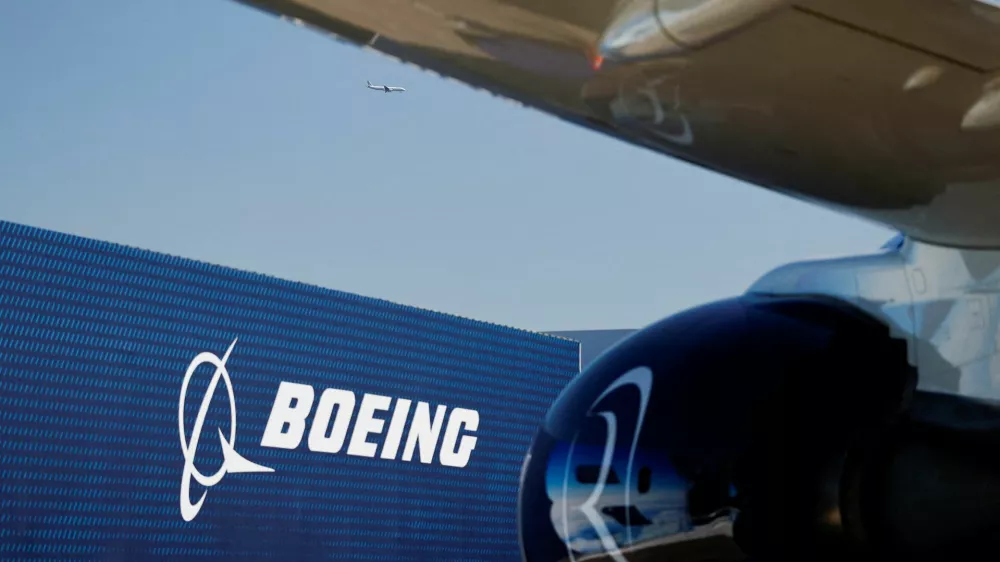 FILE PHOTO: The engine of a Boeing Dreamliner 787-9, operated by Riyadh Air, is displayed at the 55th International Paris Airshow at Le Bourget Airport near Paris, France, June 17, 2025. REUTERS/Benoit Tessier/File Photo