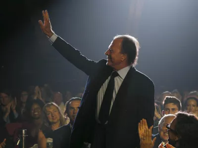 FILE PHOTO: Honorary degree recipient recording artist Julio Iglesias is recognized during Berklee College of Music's Commencement Concert in Boston, Massachusetts, United States May 8, 2015. REUTERS/Brian Snyder/File Photo