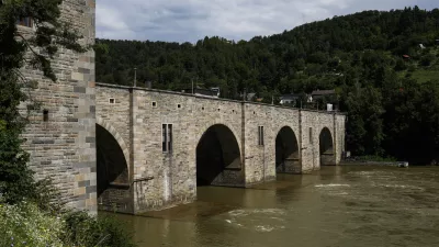 Lani manj elektrike iz premoga in vode