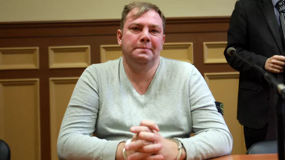 Ruski heker obsojen na zaporno kazen, a ostaja na prostosti