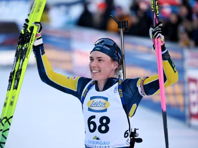16 January 2026, Bavaria, Ruhpolding: Sweden's Hanna Oeberg celebrates winning the women's 7.5 km sprint race of the IBU Biathlon World Cup in Ruhpolding. Photo: Sven Hoppe/dpa