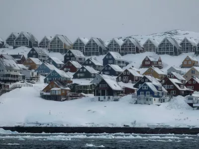FILE PHOTO: Snow covers the city of Nuuk, Greenland, February 9, 2025. REUTERS/Sarah Meyssonnier/File Photo