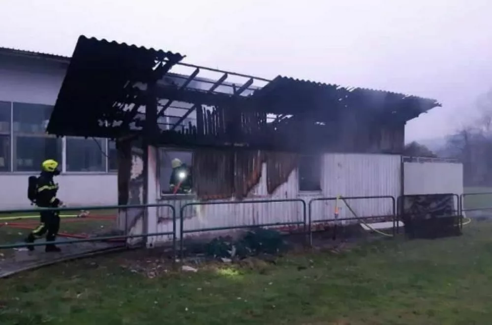 Zagorelo je v zabojniku z rekviziti &scaron;portnega dru&scaron;tva Dolomiti.