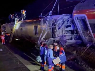 First responders search through wreckage after two high-speed trains derailed in Adamuz, near Cordoba, Spain, January 18, 2026. @eleanorinthesky via X/Handout via REUTERS  THIS IMAGE HAS BEEN SUPPLIED BY A THIRD PARTY. VERIFICATION LINE: Reuters was able to confirm the location by comparing corroborating visuals. Reuters was able to confirm the date through corroborating reports. Location and train model confirmed through corroborating visuals and file imagery. Date confirmed through corroborating reports.