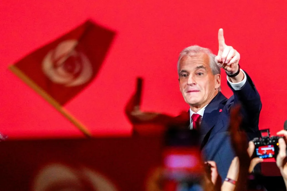 Party leader Jonas Gahr Store gestures during the Labor Party's election vigil at the People's House during the 2025 General Election, in Oslo, Norway, September 8, 2025. Javad Parsa/NTB/via REUTERS  ATTENTION EDITORS - THIS IMAGE WAS PROVIDED BY A THIRD PARTY. NORWAY OUT. NO COMMERCIAL OR EDITORIAL SALES IN NORWAY.