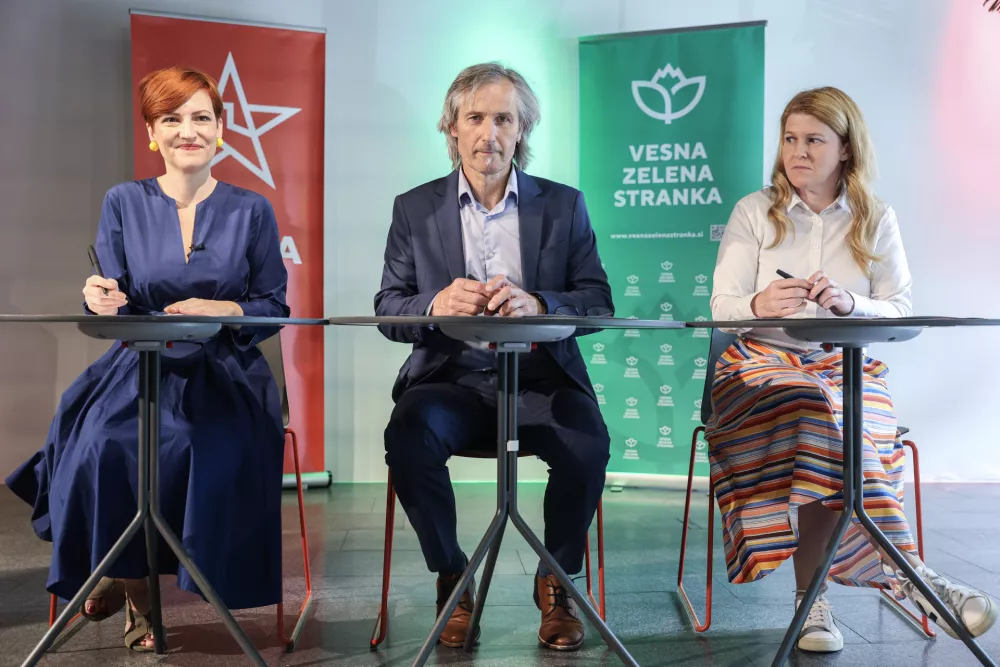 Asta Vrečko, Uro&scaron; Macerl, Ur&scaron;a Zgojznik- 17.06.2025 - podpis namere o sodelovanju na parlamentarnih volitvah med strankama Vesna in Levica//FOTO: Jaka Gasar