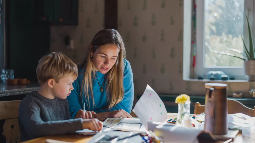 Težko bi trdili, da so vsi star&scaron;i tudi dobri učitelji. / Foto: Istock