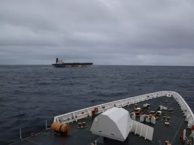 HANDOUT - 07 January 2026, ---: A&nbsp;handout photo taken from the X account of US European Command @US_EUCOM showing a Venezuela-linked oil tanker which is travelling off British waters. US forces are reportedly attempting to seize the Marinera, a Russian-flagged vessel previously known as Bella-1, which is said to have escaped Donald Trump's "total naval blockade" of Venezuela. Photo: @us_Eucom/X/PA Media/dpa - ATTENTION: editorial use only and only if the credit mentioned above is referenced in full