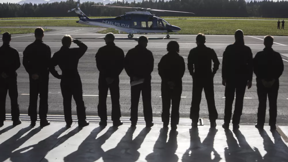 novi policijski helikopter AgustaWestland AW169 - 16.10.2019 &ndash; Policija &ndash; Letalska policijska enota (LPE) - Letali&scaron;če Jožeta Pučnika Brnik &ndash; prihod novega policijskega helikopterja AW169, proizvajalca Leonardo Helicopters v vrednosti 14.624.048,00 &euro; //FOTO: Jaka Gasar