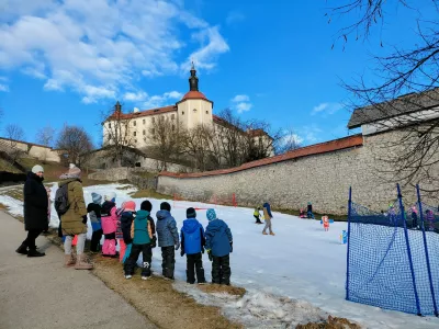 Smuči&scaron;če pod &scaron;kofjelo&scaron;kim gradom