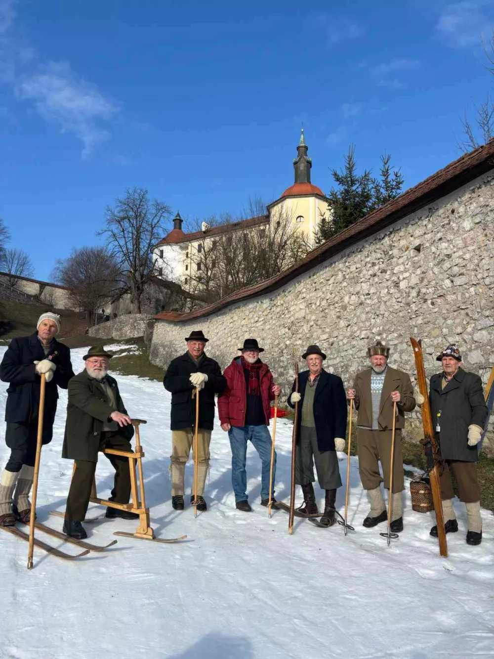 Smuči&scaron;če pod &scaron;kofjelo&scaron;kim gradom