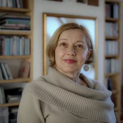 - 12.01.2022  Maja Megla, samozaposlena v kulturi, kritičarka, recenzentka, kolumnistka Dnevnika //FOTO: Luka Cjuha. / Foto: Luka Cjuha