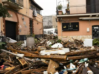 Image: 1067992963, License: Rights-managed, Restrictions: Usage restrictions: Advertising and promotion,Commercial electronic,Consumer goods,Direct mail and brochures,Indoor display,Internal business usage,Personal use, Model Release: no