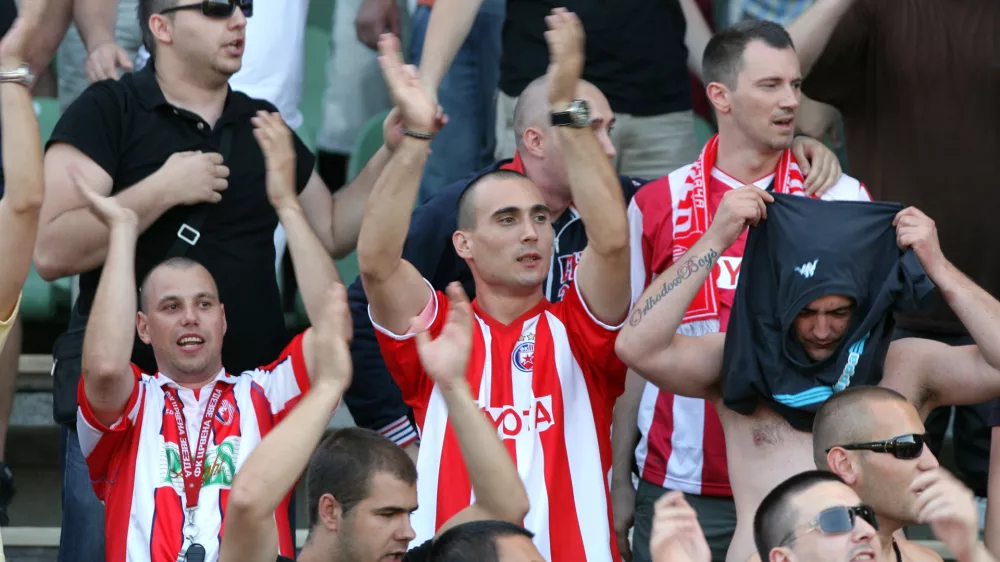 - navijači Red Star - nogomet - Rudar Velenje: Crvena zvezda, evropska liga, kvalifikacije, 2. krog - velenjski Rudar je doma izgubil s Crveno zvezdo z 0:1 (0:0).//FOTO: Luka CjuhaOPOMBA: ZA OBJAVO V ČASOPISU DNEVNIK