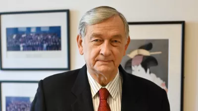 - 07.10.2022 – prof. dr. Danilo Türk, pravnik, diplomat in politik - zaslužni profesor na Pravni fakulteti Univerze v Ljubljani, nekdanji predsednik Slovenije (2007 – 2012), predsednik mednarodne nevladne organizacije Madridski klub do leta 2022, član Svetovalnega odbora ZN na visoki ravni o učinkovitem multilateralizmu,//FOTO: Nik Erik NeubauerOPOMBA: NEDELJSKI DNEVNIK - INTERVJU 2022