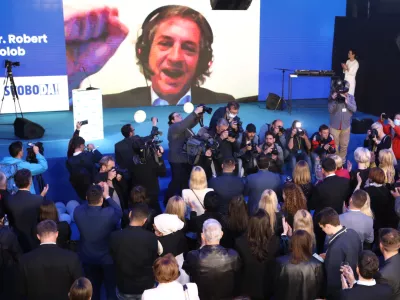 Volilni &scaron;tab Gibanje SVOBODApredsednik Gibanja Svoboda dr. Robert Golob- 24.04.2022 &ndash; Parlamentarne volitve 2022 - Volitve devetega sklica Državnega zbora Republike Slovenije - druge redne državnozborske volitve po letu 2008//FOTO: Luka Cjuha