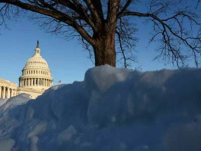Breme Trumpovih carin nosijo predvsem Američani