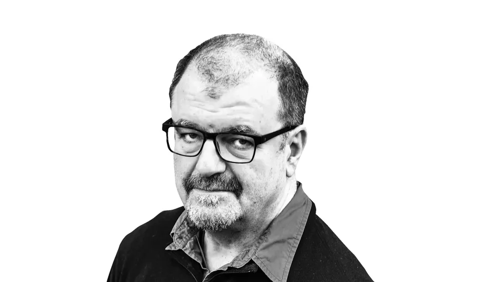 Ahmed Buria, novi kolumnist Dnevnika.------.COLOR.PSA.V PERMANENT PROSIM !!!