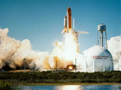 Challenger ob izstrelitvi in njegovi zadnji uspe&scaron;ni misiji. / Foto: Profimedia