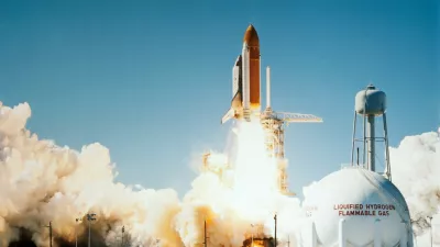 Challenger ob izstrelitvi in njegovi zadnji uspe&scaron;ni misiji. / Foto: Profimedia