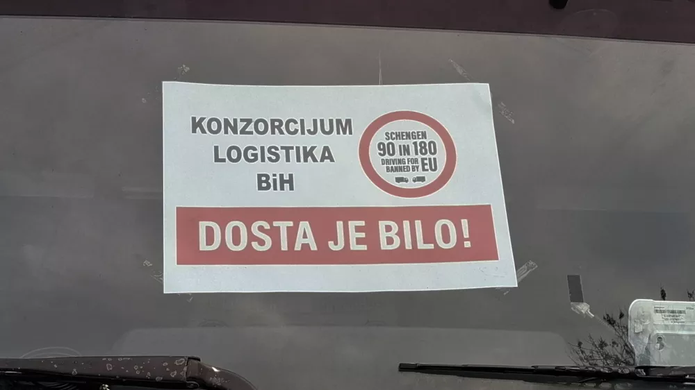 26.01.2026., ​Bosanski Brod - Iz vise smjerova​ u blizini granicnog prijelaza prijevoznici kamion​ima zapoceli blok​adu teretn​og promet​a izmedju BiH i Hrvatske​. Photo: Ivica Galovic/PIXSELL