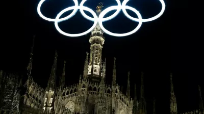 Milano Cortina 2026 Winter Olympics - Previews - Milan, Italy - February 1, 2026 The Olympic rings are seen in front of the Duomo di Milano REUTERS/Fabrizio Bensch