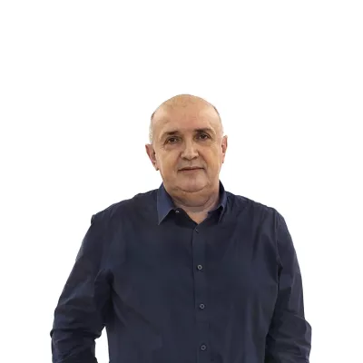 Darijan Ko&scaron;irZA ONLINE - Redakcija Dnevnik 2024 - portreti za komentarje in kolumne - kolumnisti - komentatorji &ndash; novinarji - portret //FOTO: Luka Cjuha