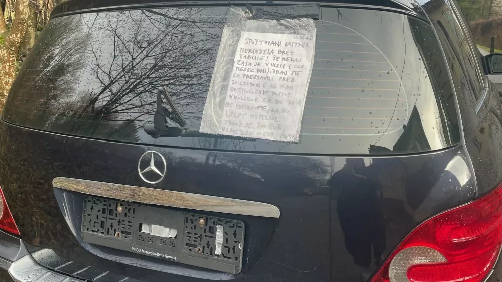 mercedes, lasnnik, parking / Foto: Bralec