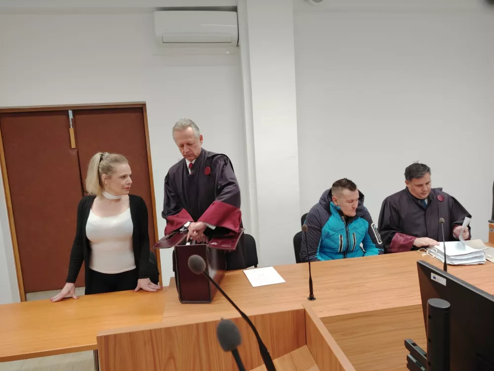 Prebold, smrt otroka v razgretem avtu, mati in njen partner. Foto: Mojca Marot