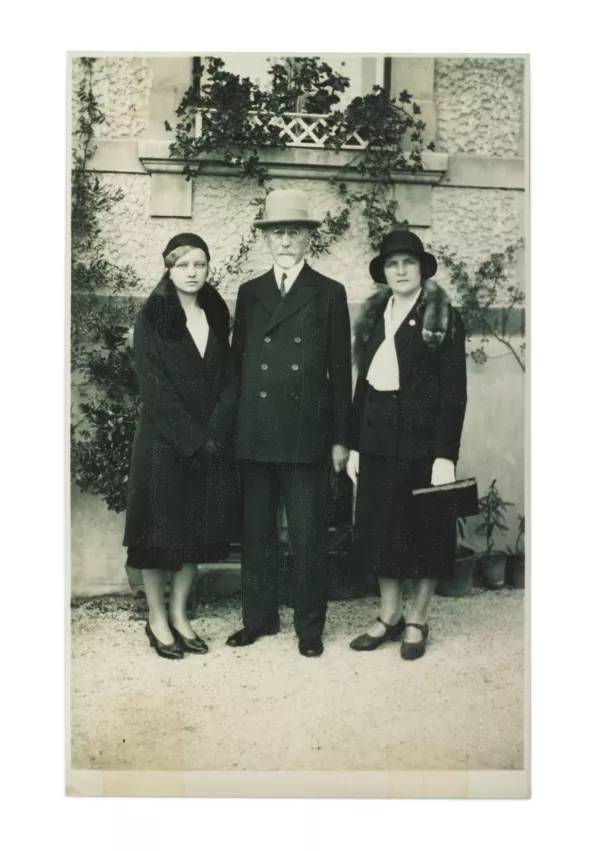 Ivan in Marija Hribar s hčerko Zlatico. / Foto: Arhiv Mgml