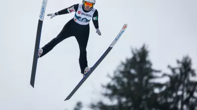 Planica.Svetovno prvenstvo v nordijskih disciplinah v Planici.Tekma v smucarskih skokih za nordijsko kombinacijo (zenske).Slovenska nordijska kombinatorka Ema Volavsek.