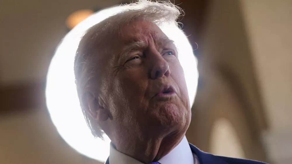 U.S. President Donald Trump arrives ahead of the wedding of Dan Scavino, White House deputy chief of staff, and Erin Elmore, the director of Art in Embassies at the U.S. Department of State, at Mar-a-Lago in Palm Beach, Florida, U.S. February 1, 2026. REUTERS/Nathan Howard