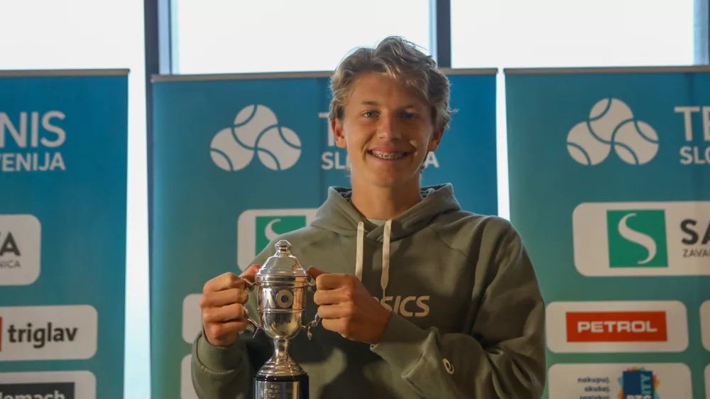 žiga &scaron;e&scaron;ko - novinarska konferenca zmagovalca mladinskega grand slama v Avstraliji Žige &Scaron;e&scaron;ka. foto luka cjuha