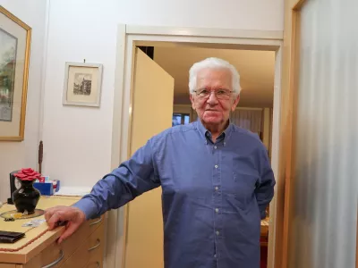 Janez Žmavc, ukradeni otrok, letnik 1932, kasnej&scaron;i profesor na Fakulteti za gradbeni&scaron;tvo in geodezijo, snovalec predpisov o cestah / Foto: Nata&scaron;a Bucik Ozebek