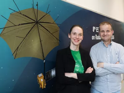 - asist. dr. Ana Potočnik Buhvald, profesorica na Fakulteti za gradbeni&scaron;tvo in geodezijo,- prof. dr. Kri&scaron;tof O&scaron;tir, profesor na Fakulteti za gradbeni&scaron;tvo in geodezijo,05.02.2026. - intervju o satelitu Biomass, ki je namenjen snemanju tudi pod povr&scaron;jem zemlje in v globino gozdov, Evropske Vesoljske agencije, ki je bi izstreljen lani in pri katerem sodeluje tudi Slovenija.//FOTO: Bojan Velikonja / Foto: Bojan Velikonja