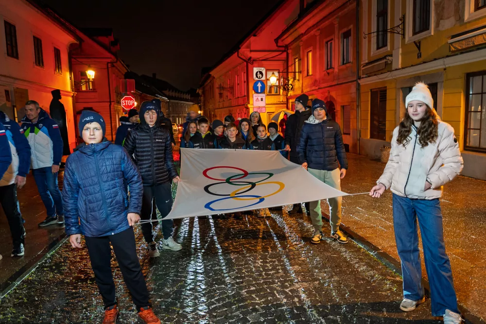 Sprejem slovenske bakle v Kamniku. Foto: Miro Hrkalović