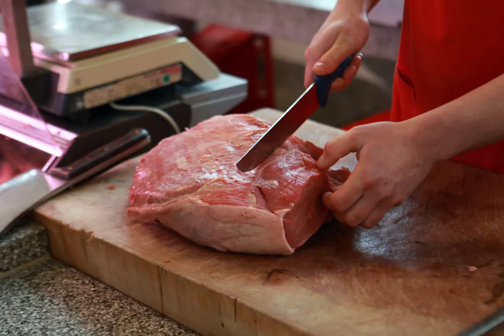 11.02.2026 - meso, mesar,tržnica, prodaja mesaFoto: Tomaž Skale