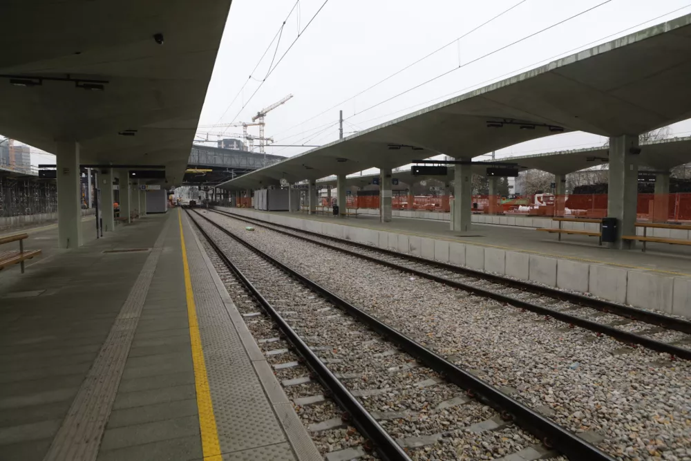 železni&scaron;ka postaja zaprta za vikend foto luka cjuha