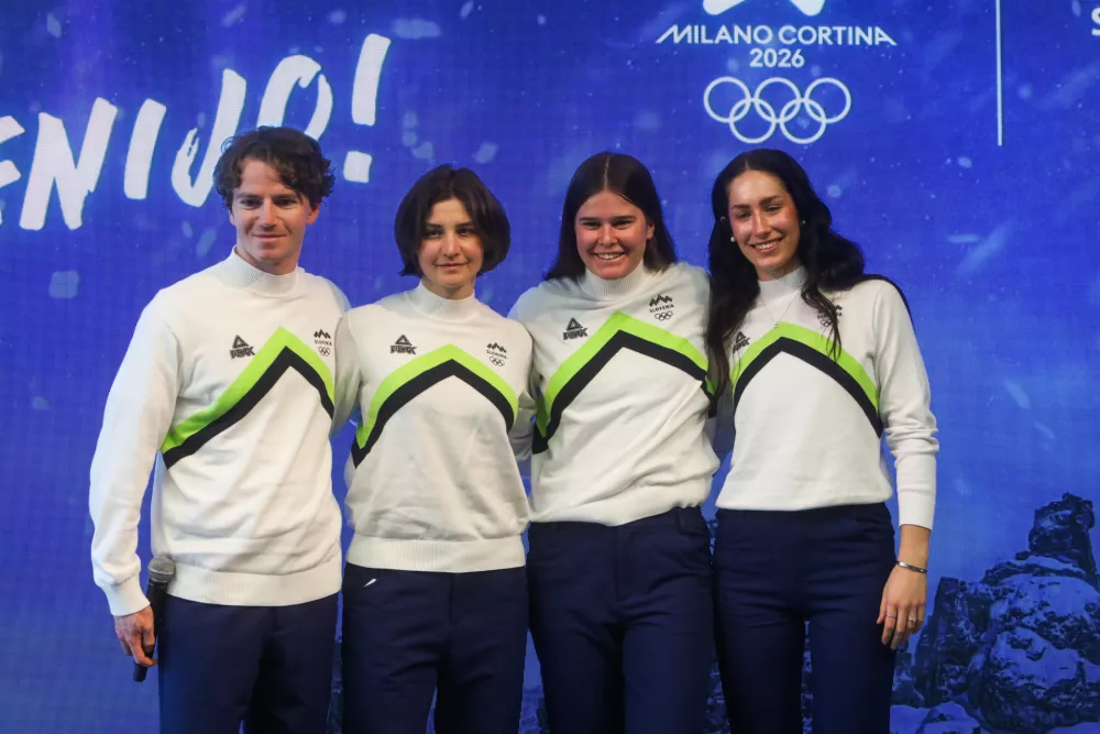  - Reprezentanca Smučarski teki,- Vili Črv,- Neža Žerjav, - Lucija Medja,- Tia Janežič,- 27.01.2026. - Novinarska konferenca Olimpijskega komiteja Slovenije z uradno predstavitvijo reprezentance za nastop na olimpijskih igrah 2026 v Italiji.//FOTO: Bojan Velikonja