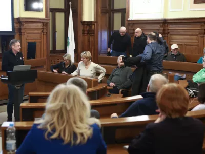 9.2.2026 - stanovalci Bilečanske ulice iz &Scaron;tepanjskega naselja z županom. Sestanek z Zoranom JankovićemFoto: Luka Cjuha